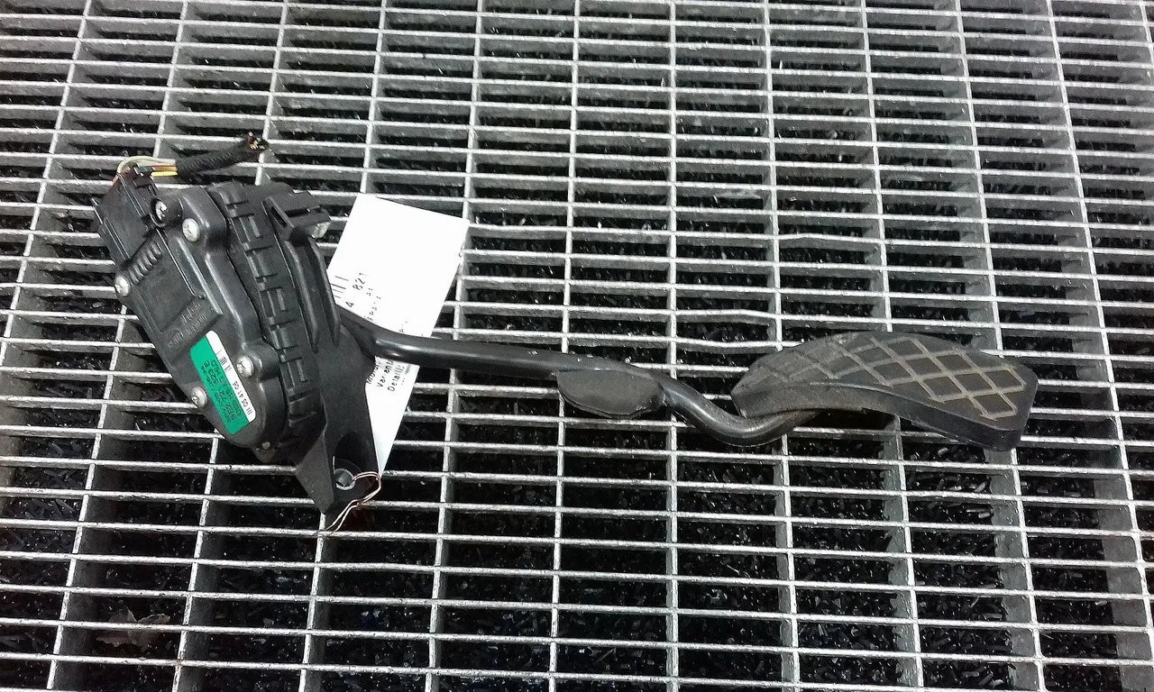 PEDALA ACCELERATIE AUDI A4 B7 2004-2009