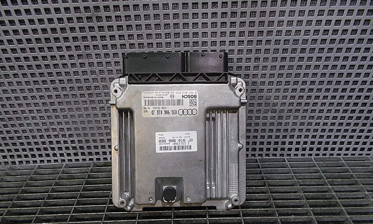 CALCULATOR MOTOR AUDI A4 B7 Avant 2004-2008