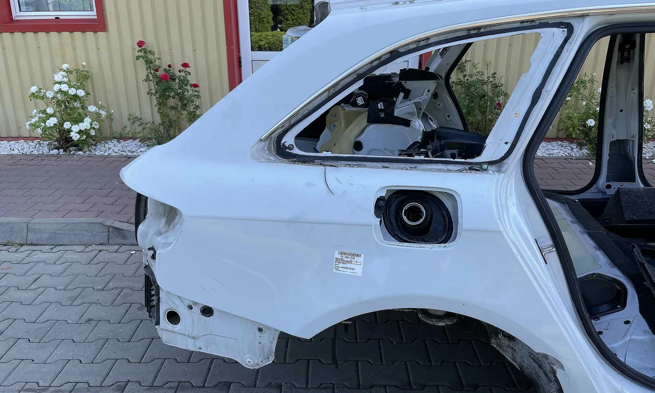 ARIPA SPATE DREAPTA AUDI A4 B8 2007-2017