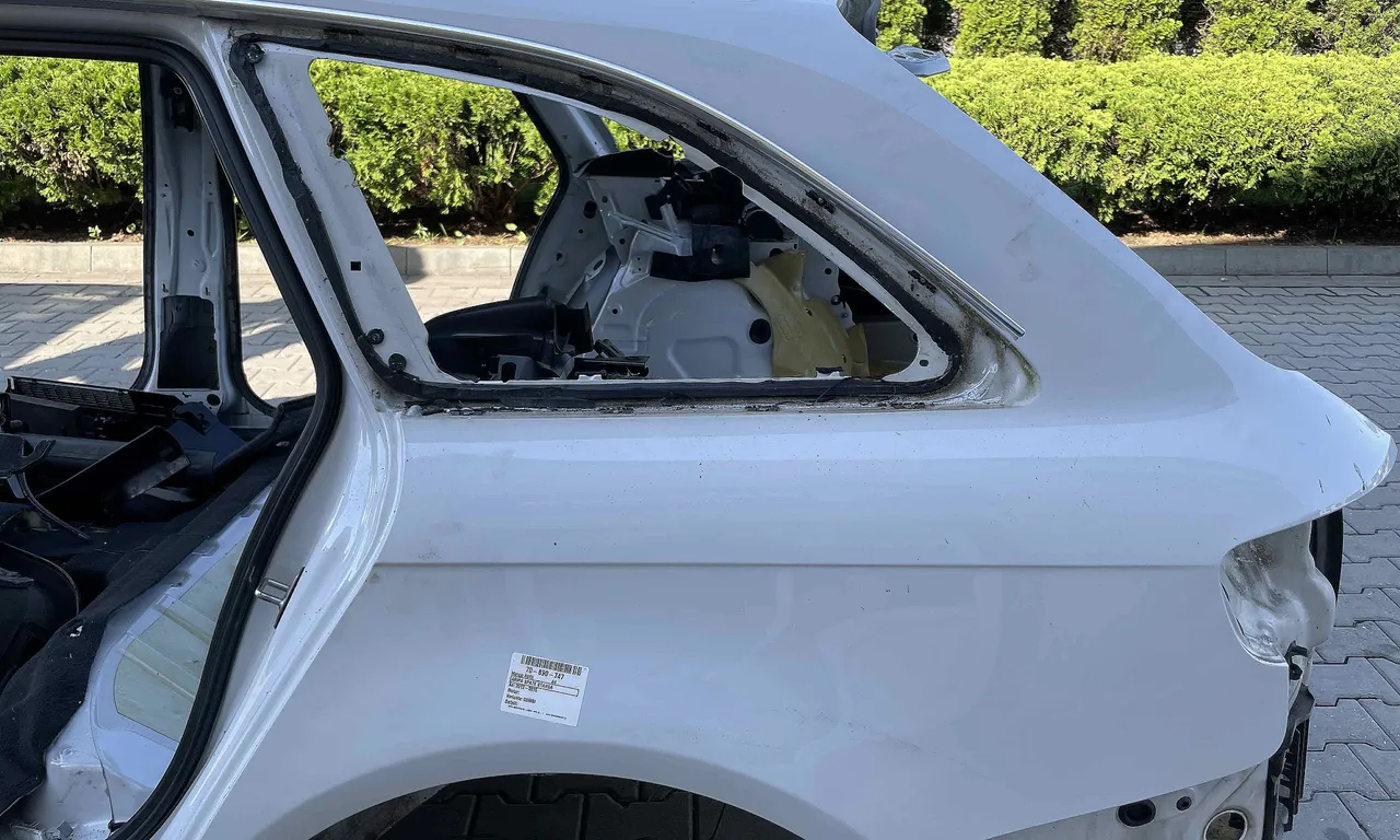 ARIPA SPATE STANGA AUDI A4 B8 2007-2017
