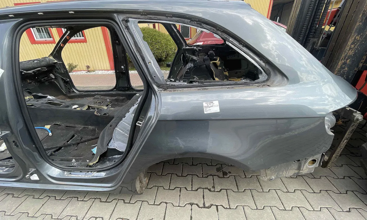 ARIPA SPATE STANGA AUDI A4 B8 2007-2017
