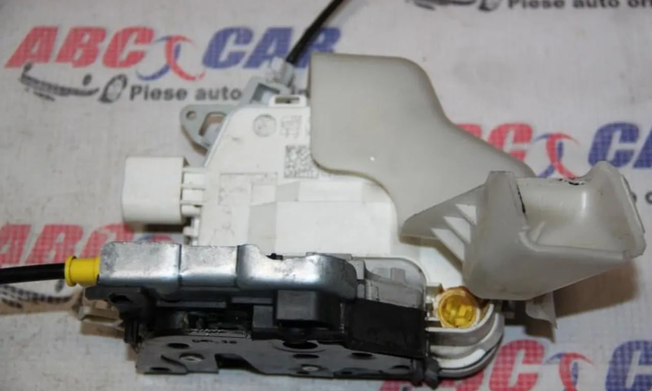 Broasca usa stanga fata AUDI A4 B8 2007-2017