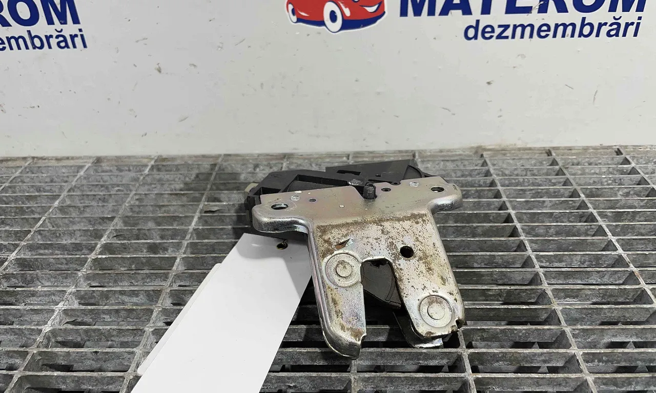 INCUIETOARE CAPOTA SPATE AUDI A4 B8 2007-2017
