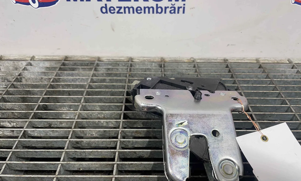 INCUIETOARE CAPOTA SPATE AUDI A4 B8 2007-2017