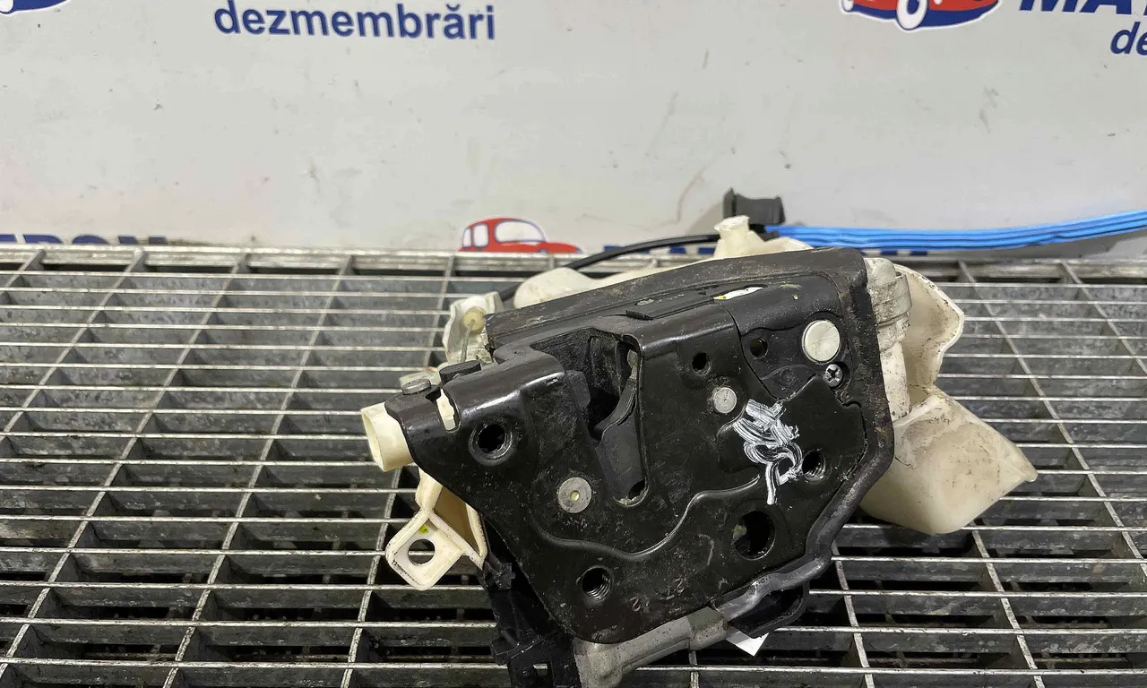 INCUIETOARE USA FATA DREAPTA AUDI A4 B8 2007-2017