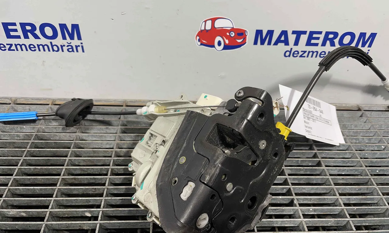INCUIETOARE USA FATA STANGA AUDI A4 B8 2007-2017