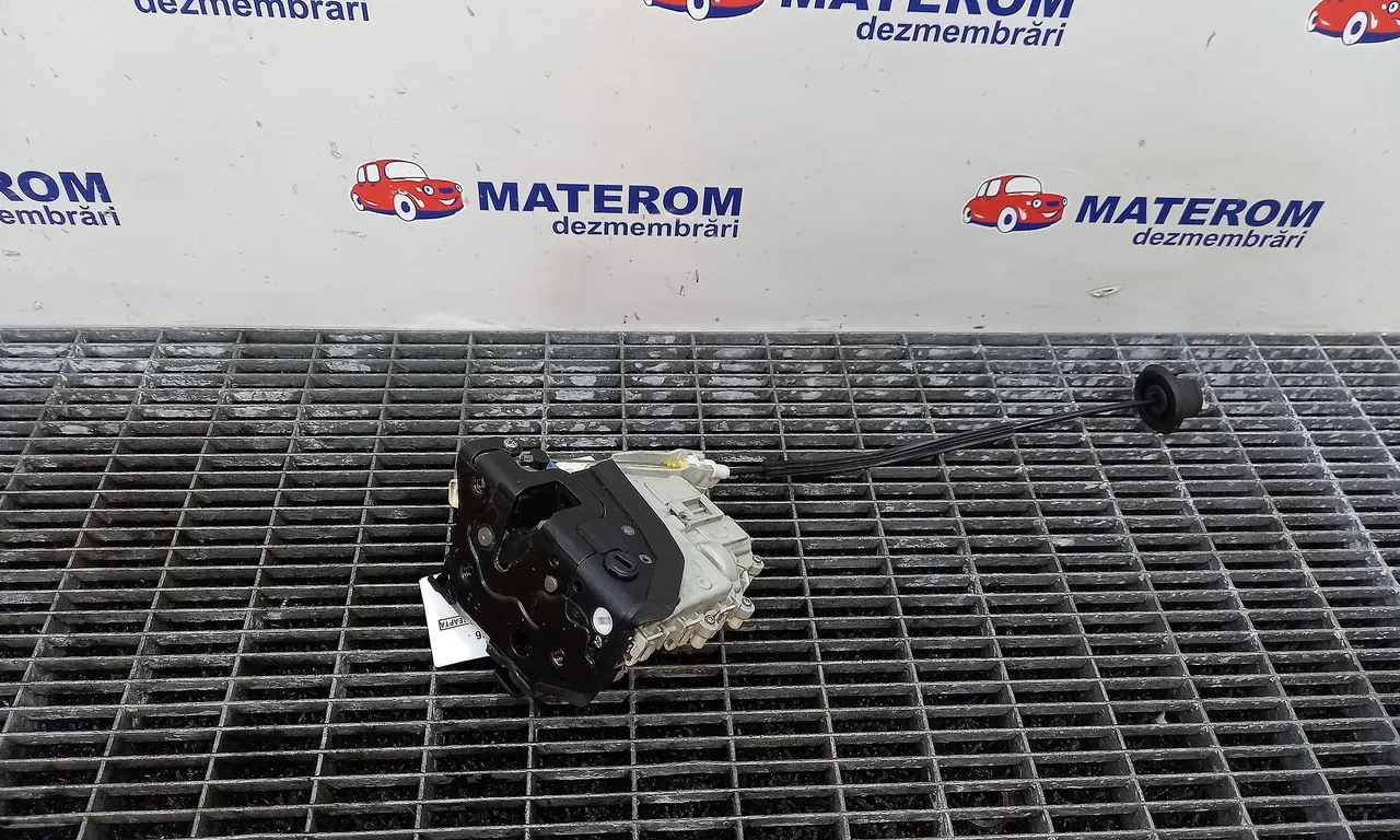 INCUIETOARE USA SPATE DREAPTA AUDI A4 B8 2007-2017