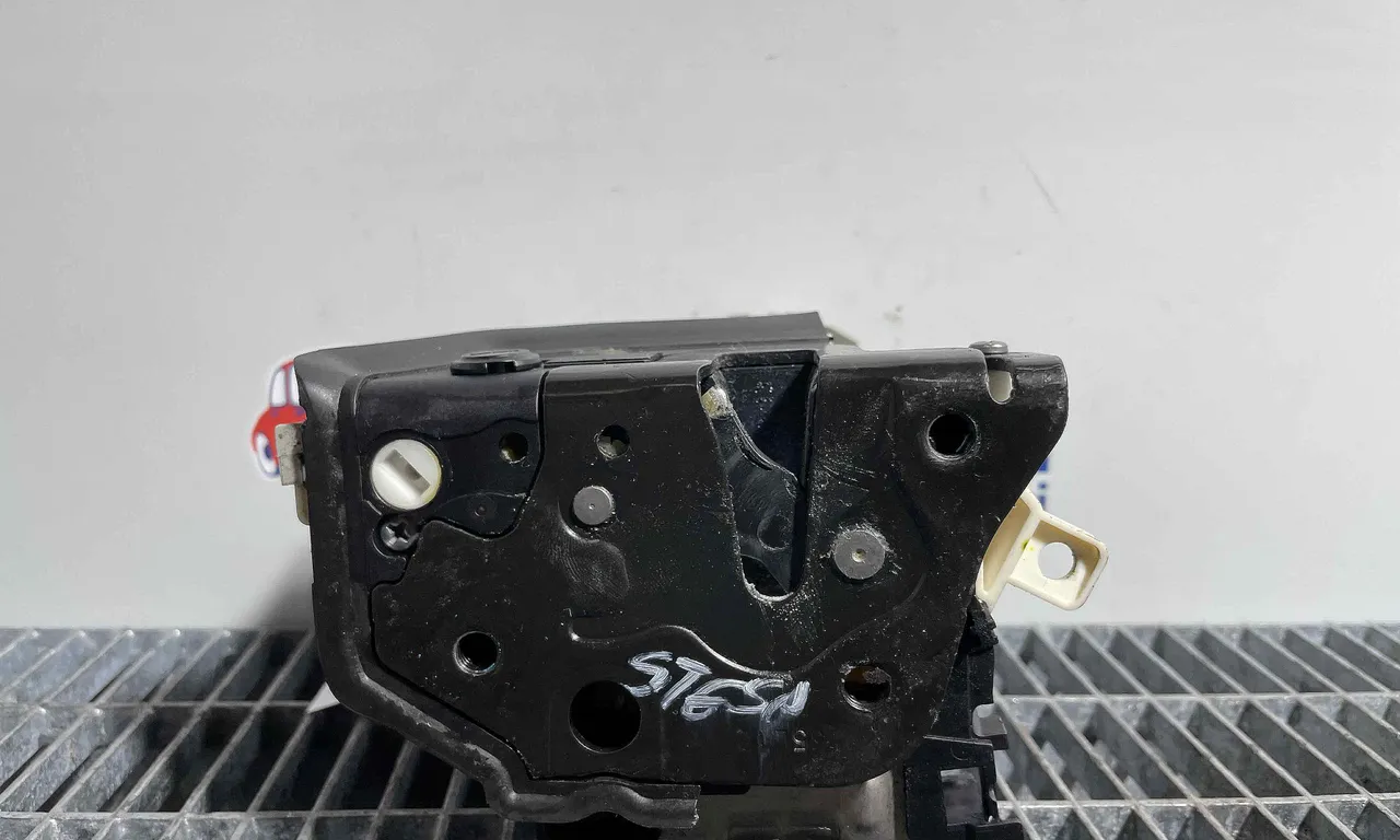 INCUIETOARE USA SPATE STANGA AUDI A4 B8 2007-2017