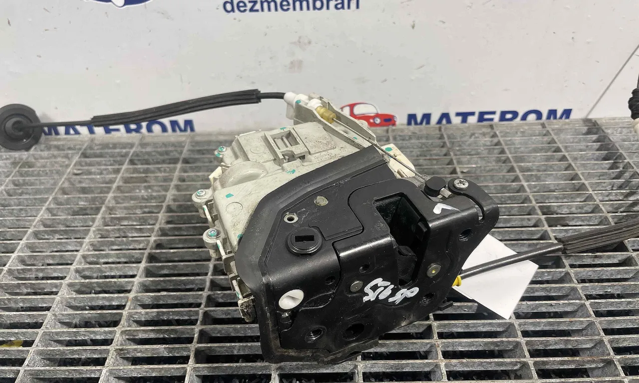 INCUIETOARE USA SPATE STANGA AUDI A4 B8 2007-2017