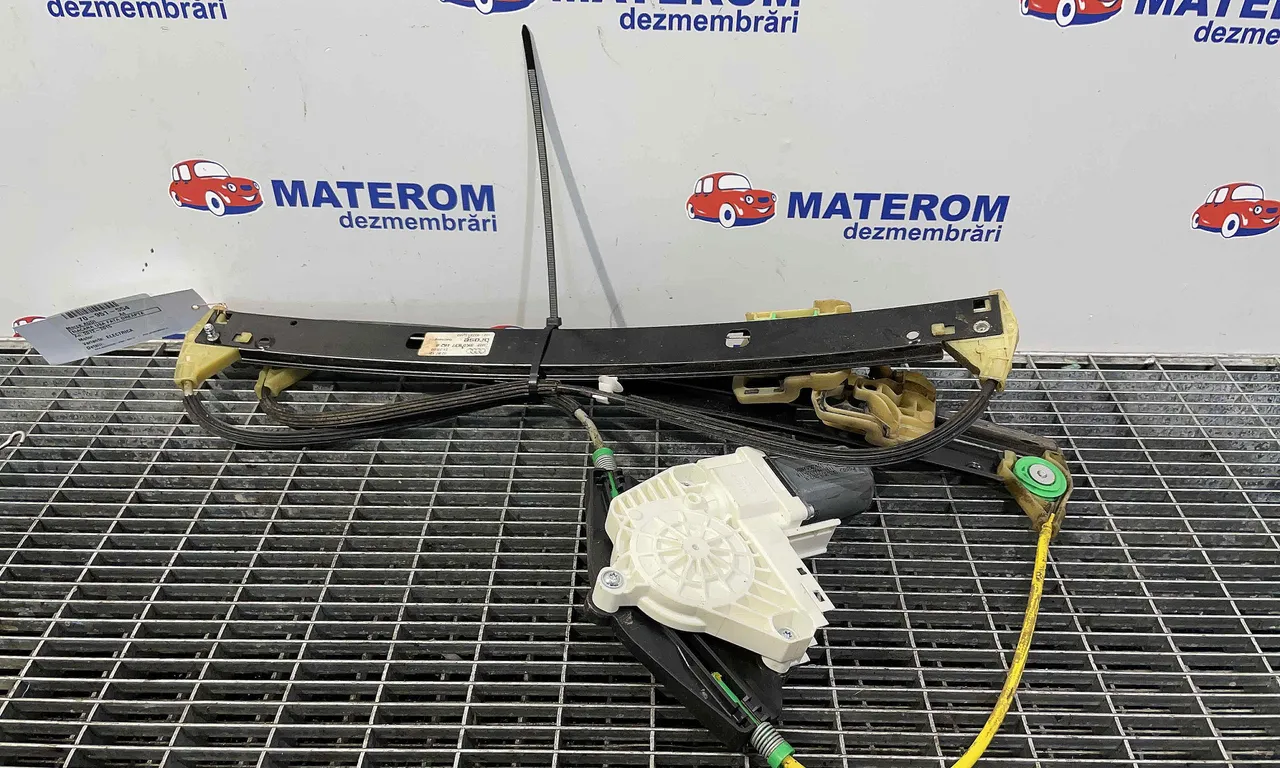MACARA USA FATA DREAPTA AUDI A4 B8 2007-2017