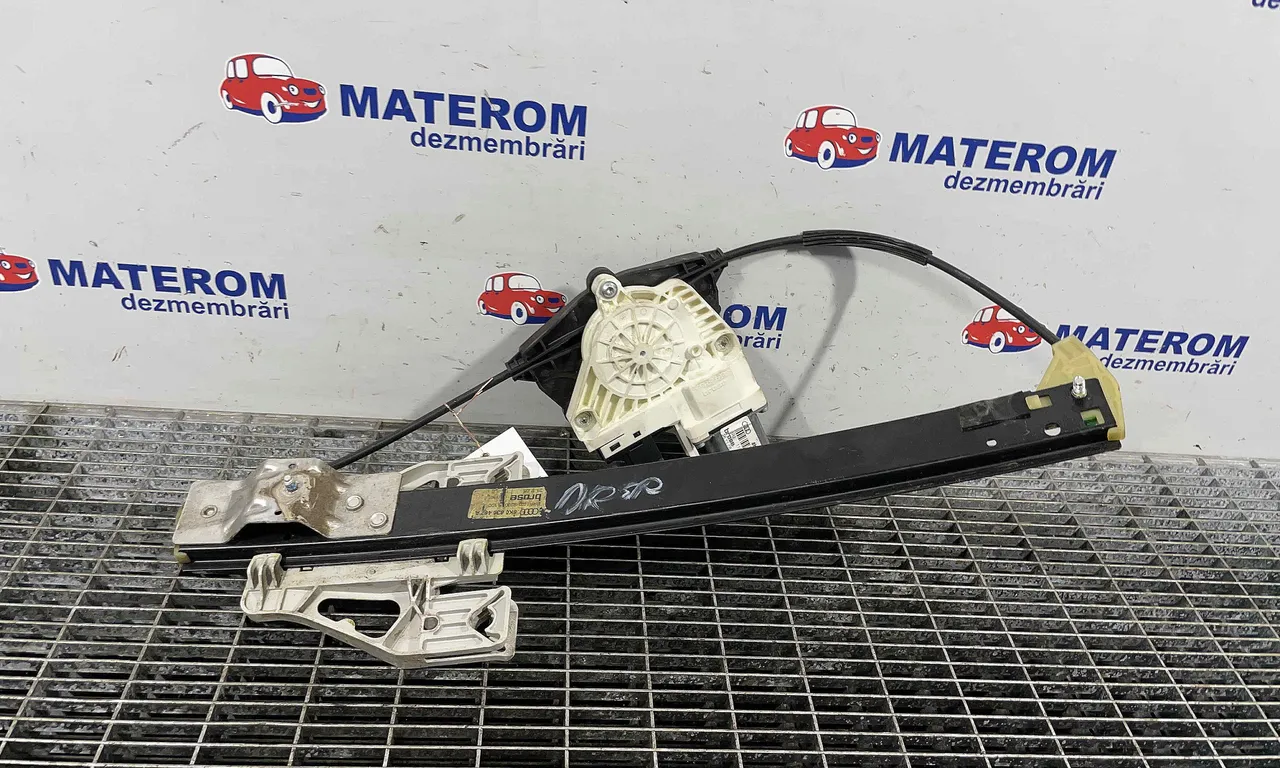 MACARA USA SPATE DREAPTA AUDI A4 B8 2007-2017