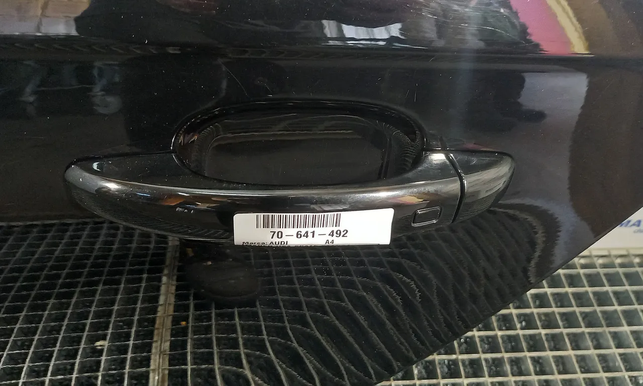 MANER USA SPATE STANGA AUDI A4 B8 2007-2017