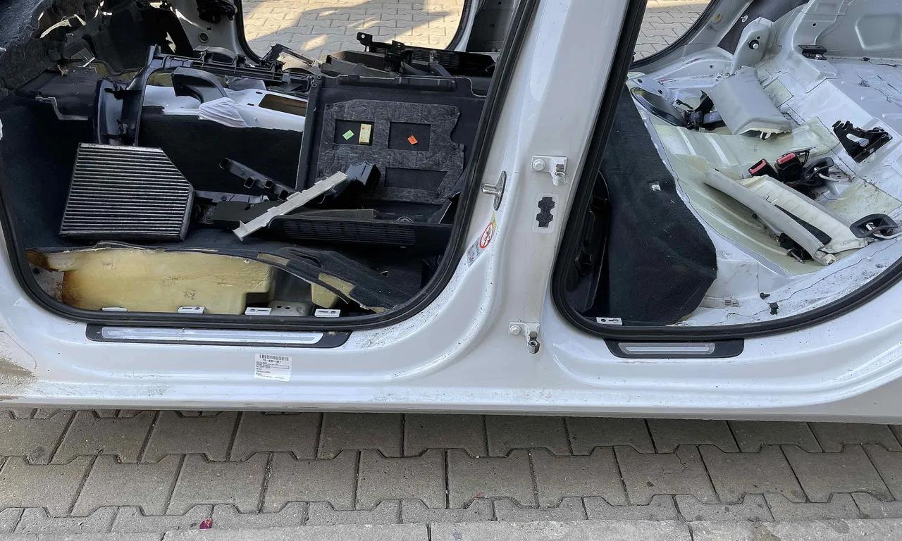 PRAG STANGA AUDI A4 B8 2007-2017