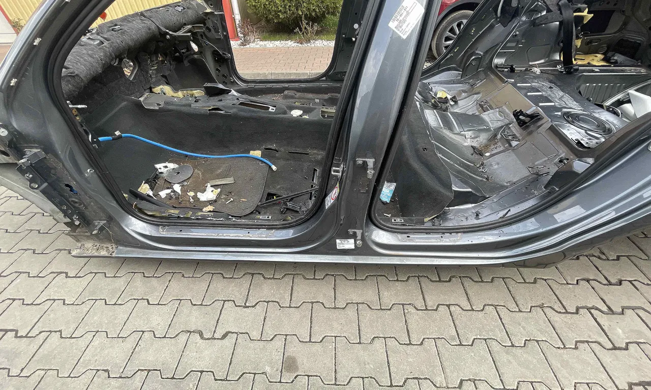 PRAG STANGA AUDI A4 B8 2007-2017