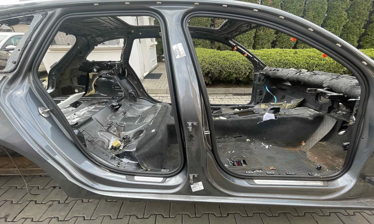 STALP MIJLOC DREAPTA AUDI A4 B8 2007-2017