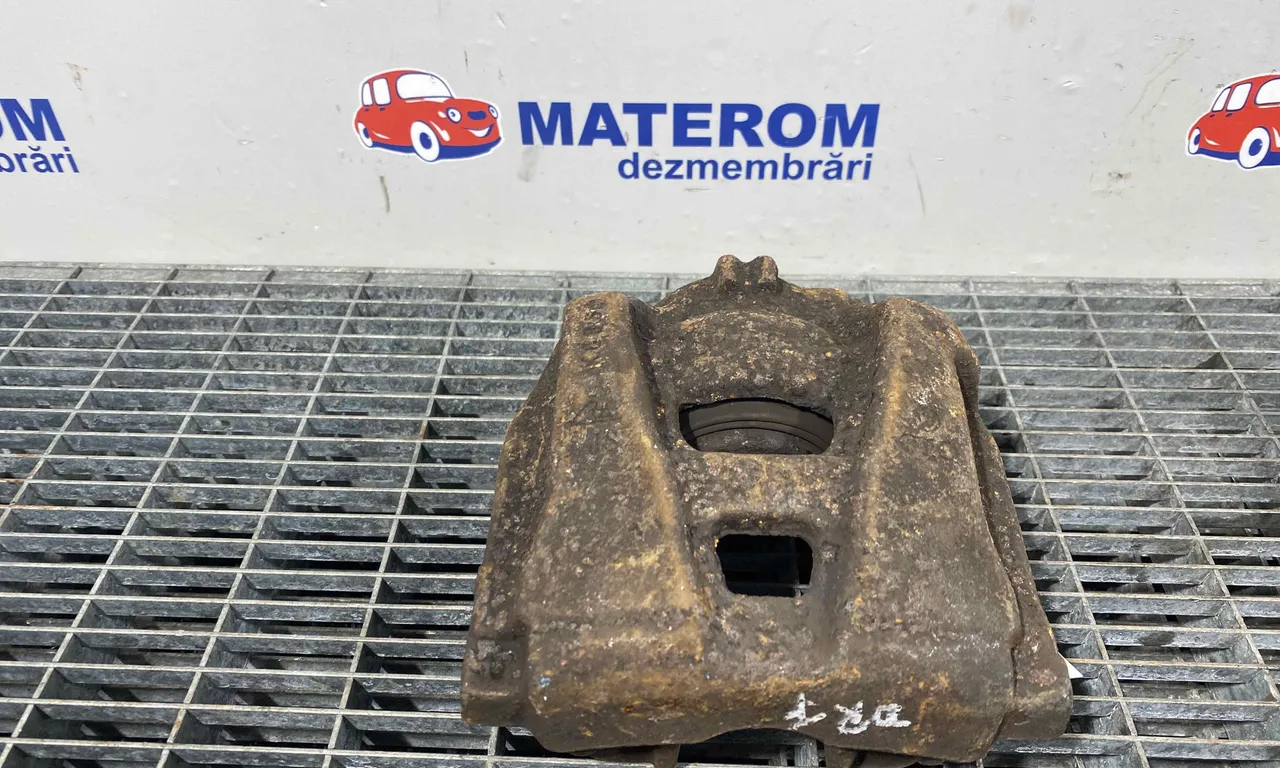 ETRIER FATA DREAPTA AUDI A4 B8 2007-2017