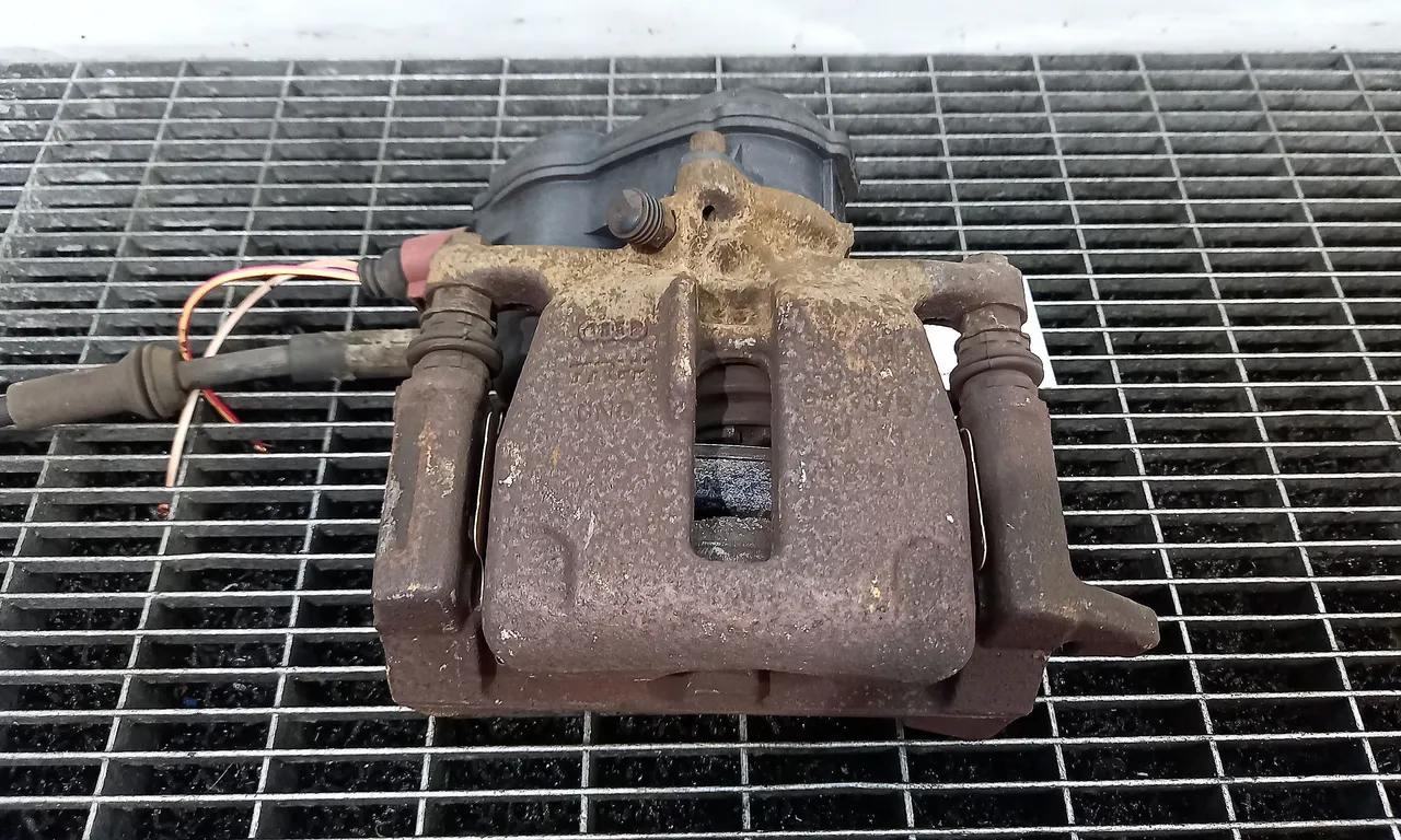 ETRIER SPATE DREAPTA AUDI A4 B8 2007-2017
