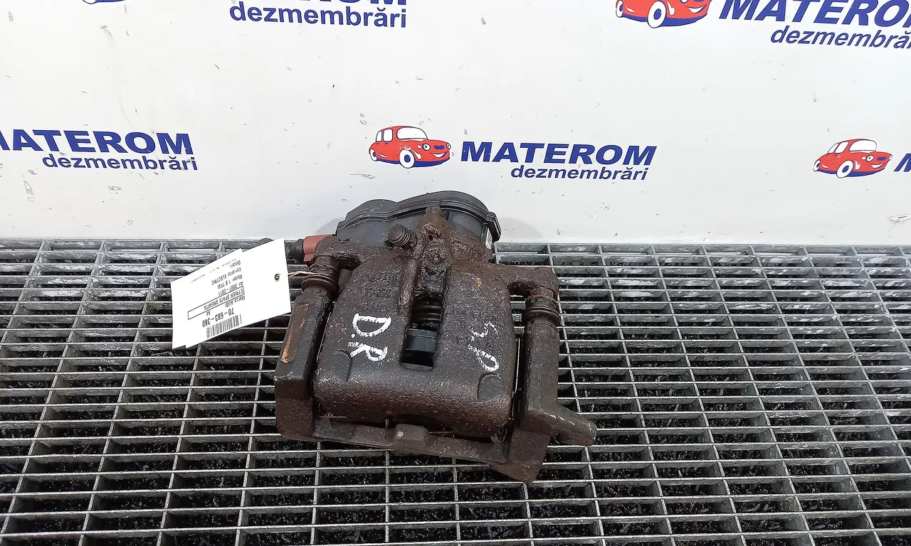 ETRIER SPATE DREAPTA AUDI A4 B8 2007-2017