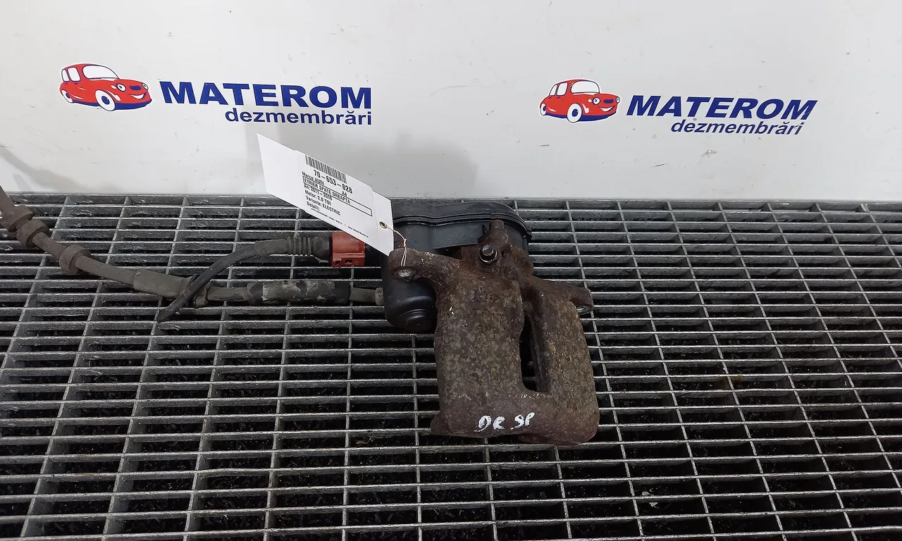 ETRIER SPATE DREAPTA AUDI A4 B8 2007-2017