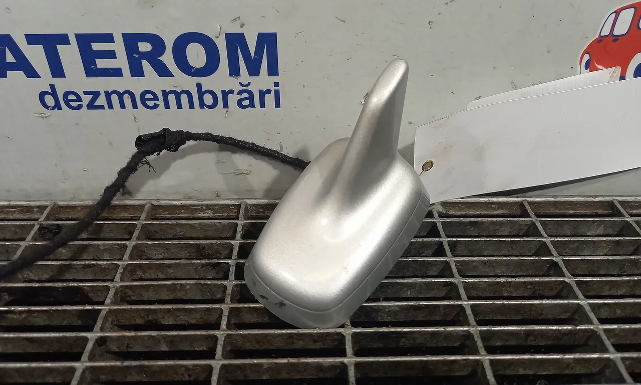 ANTENA AUDI A4 B8 2007-2017