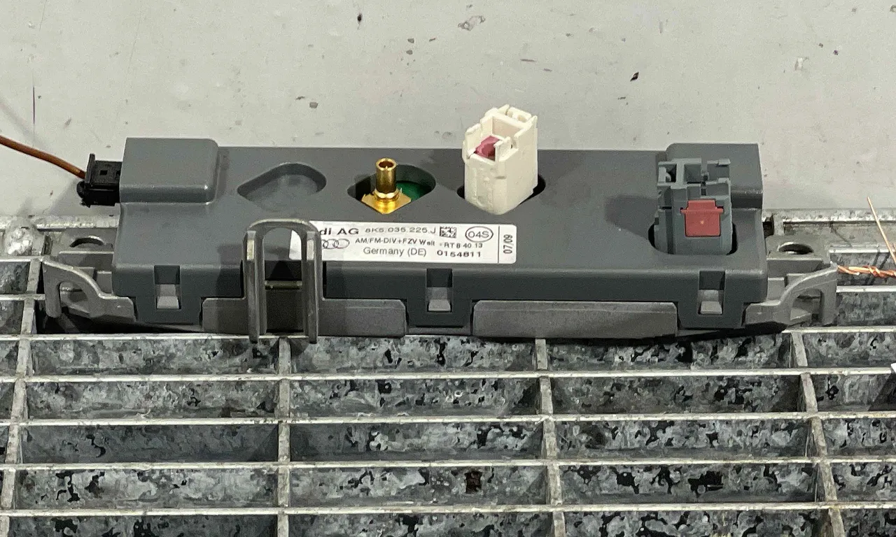 MODUL ANTENA AUDI A4 B8 2007-2017