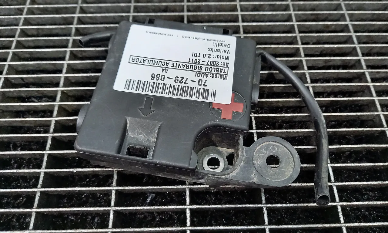 TABLOU SIGURANTE ACUMULATOR AUDI A4 B8 2007-2017