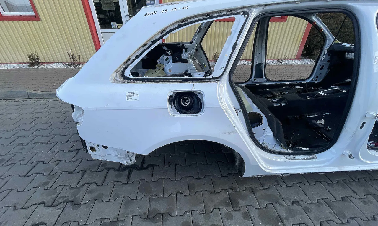 ARIPA SPATE DREAPTA AUDI A4 B8 Avant 2007-2017