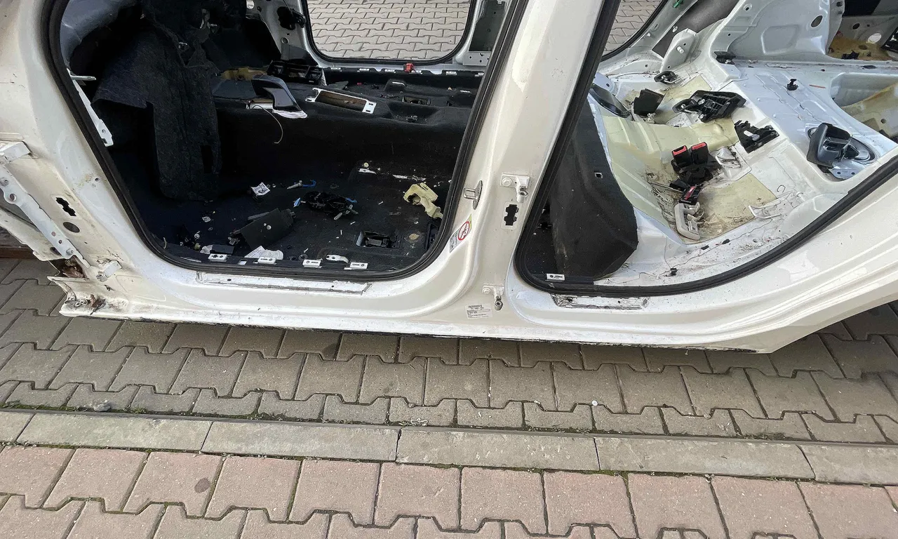 PRAG STANGA AUDI A4 B8 Avant 2007-2017