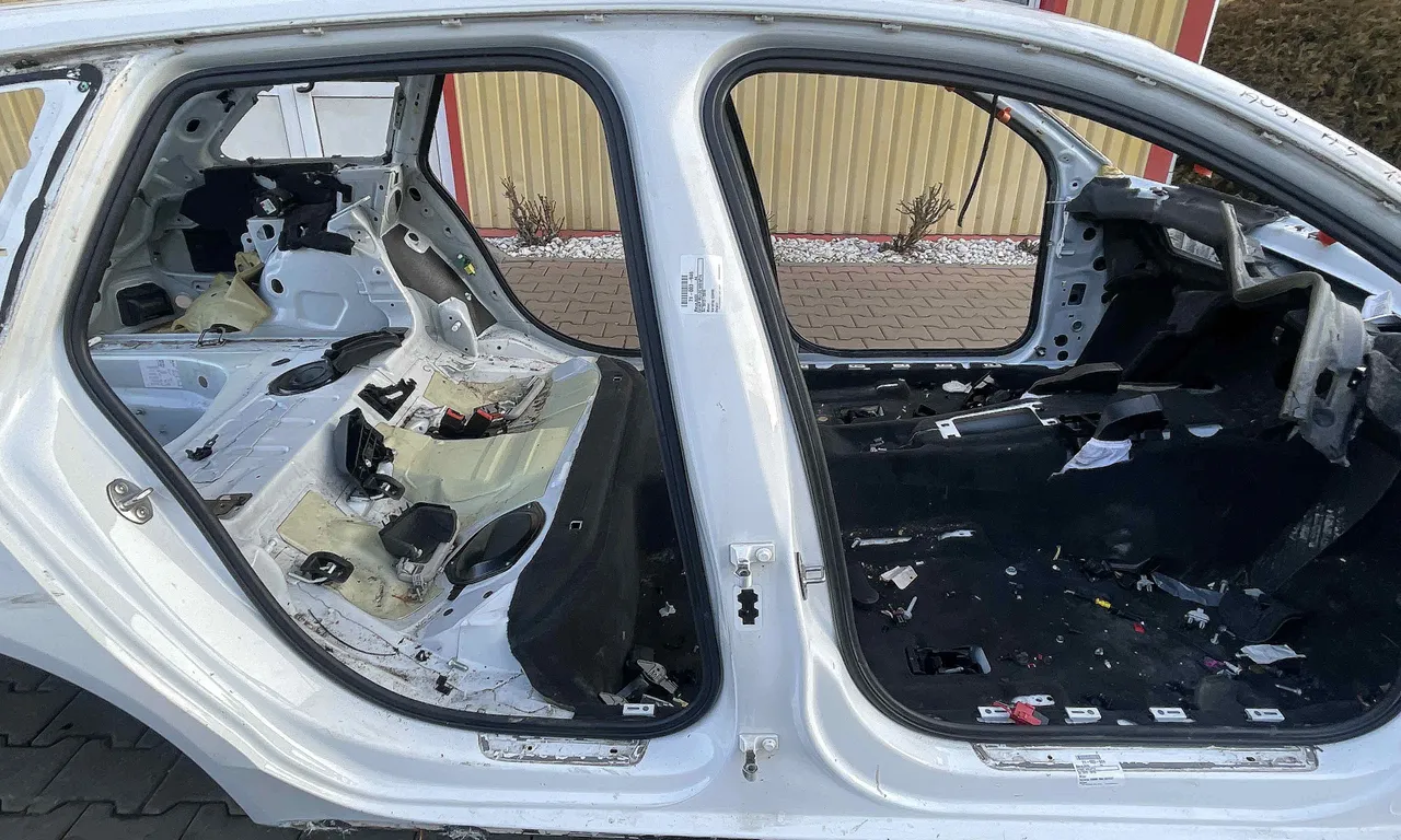 STALP MIJLOC DREAPTA AUDI A4 B8 Avant 2007-2017