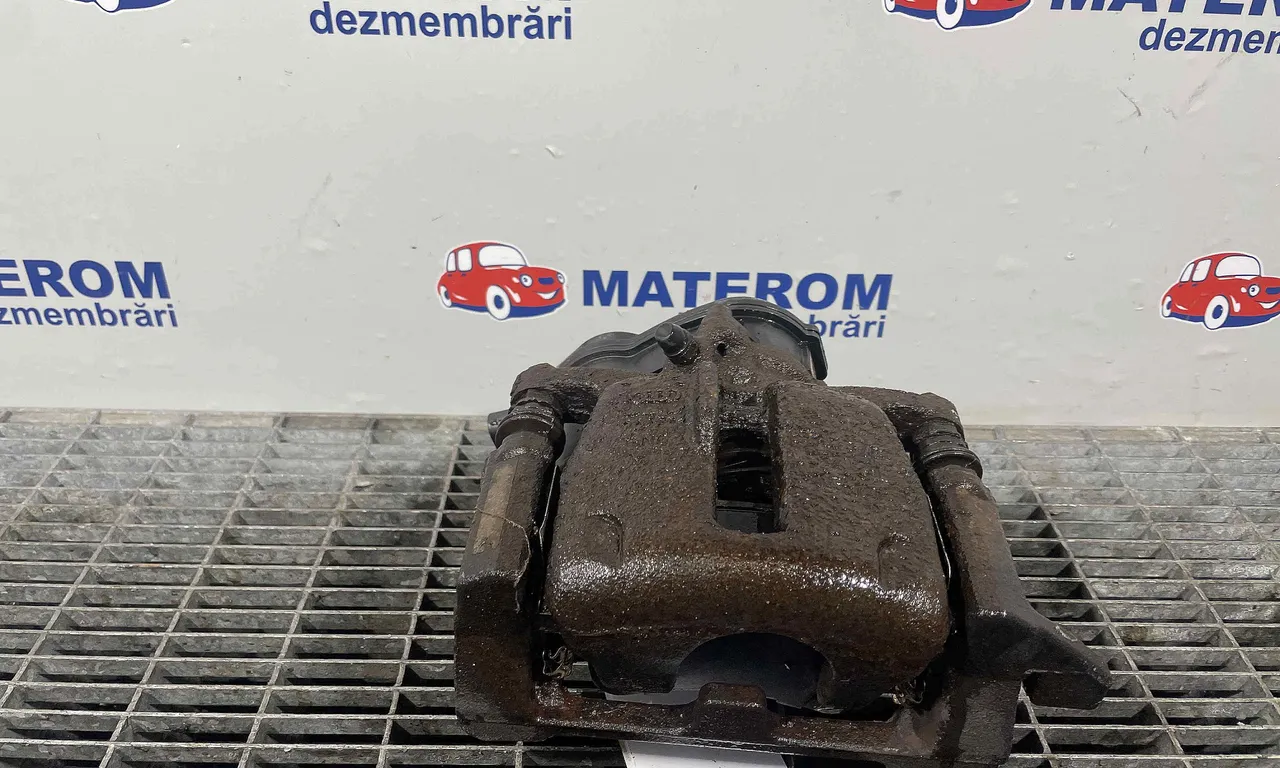 ETRIER SPATE DREAPTA AUDI A4 B8 Avant 2007-2017