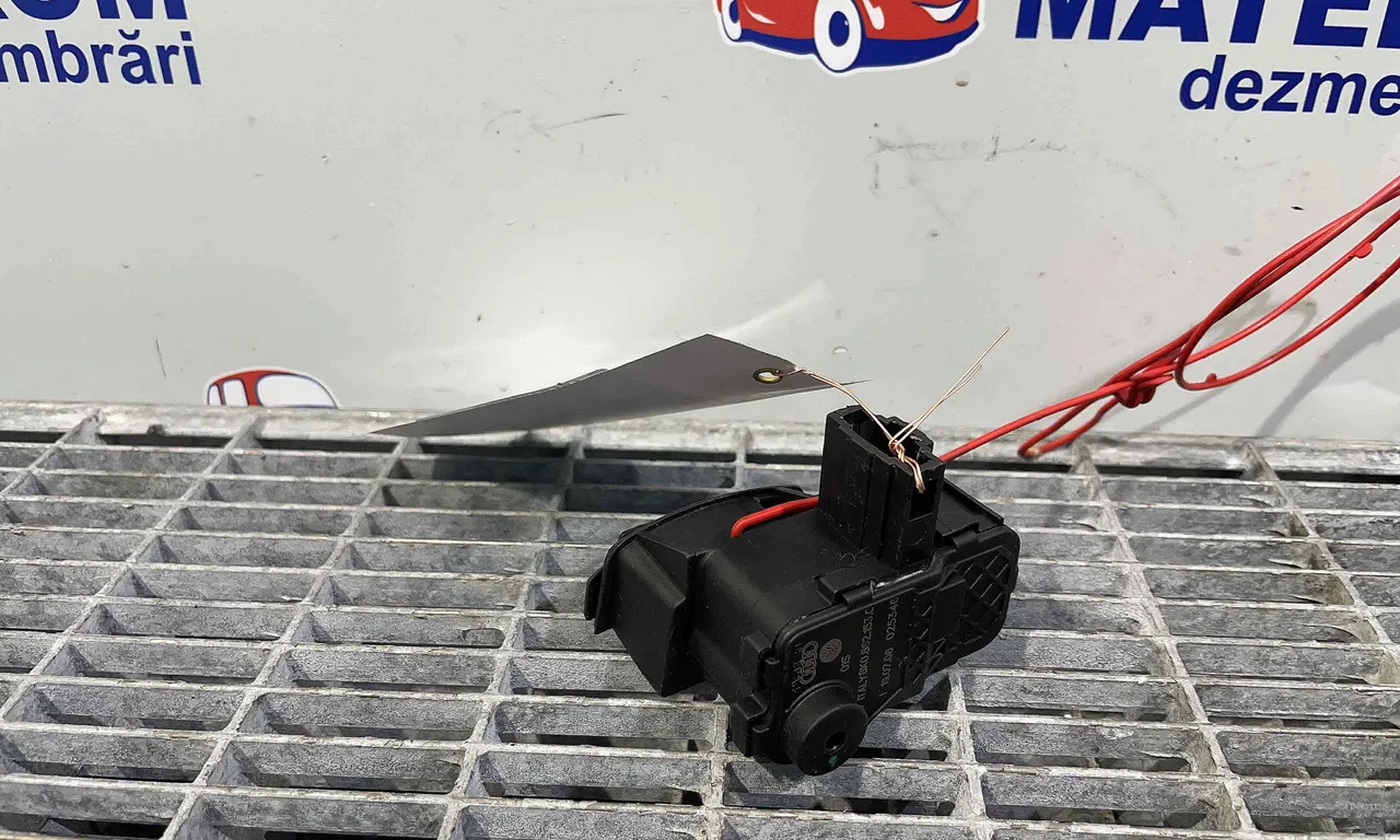 MOTORAS DESCHIDERE AUDI A4 B8 Avant 2007-2017