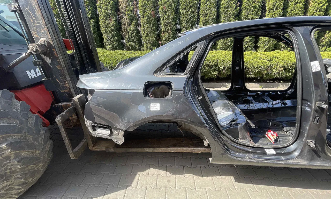 ARIPA SPATE DREAPTA AUDI A4 B9 2015-2018