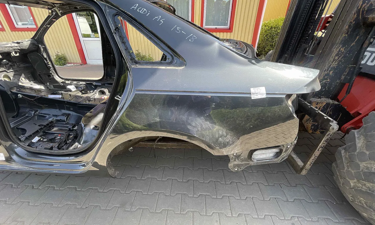 ARIPA SPATE STANGA AUDI A4 B9 2015-2018