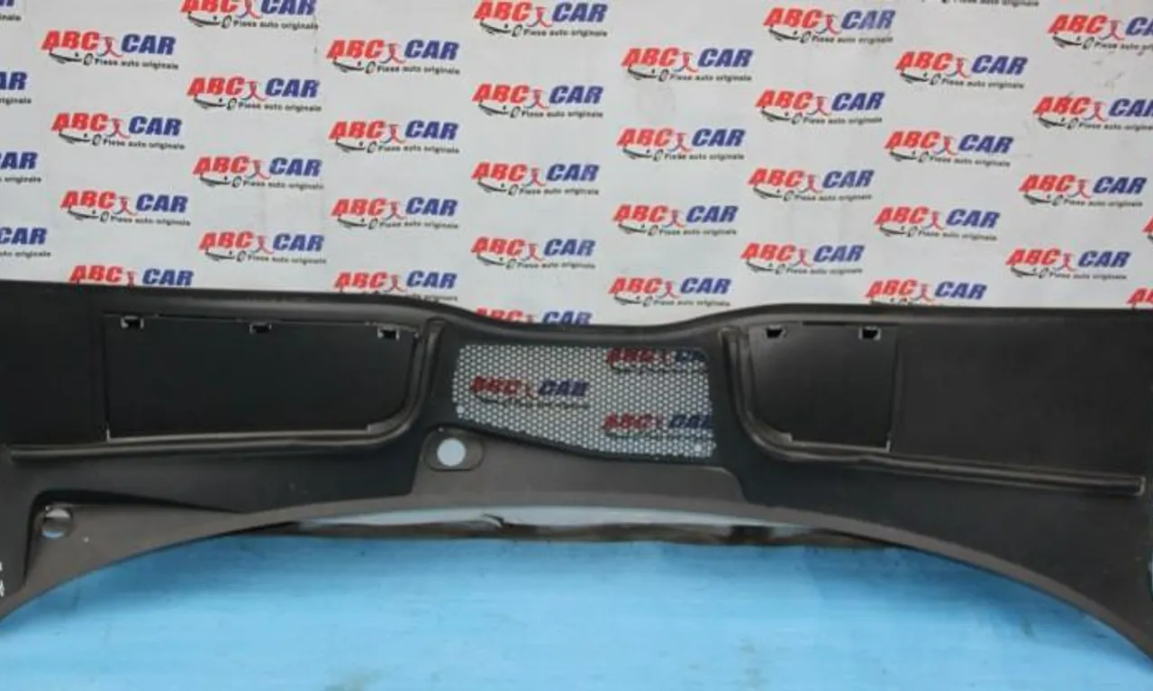 Grilaj stergatoare AUDI A4 B9 2015-null