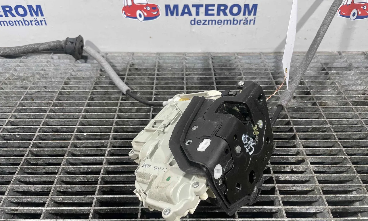 INCUIETOARE USA SPATE STANGA AUDI A4 B9 2015-2018