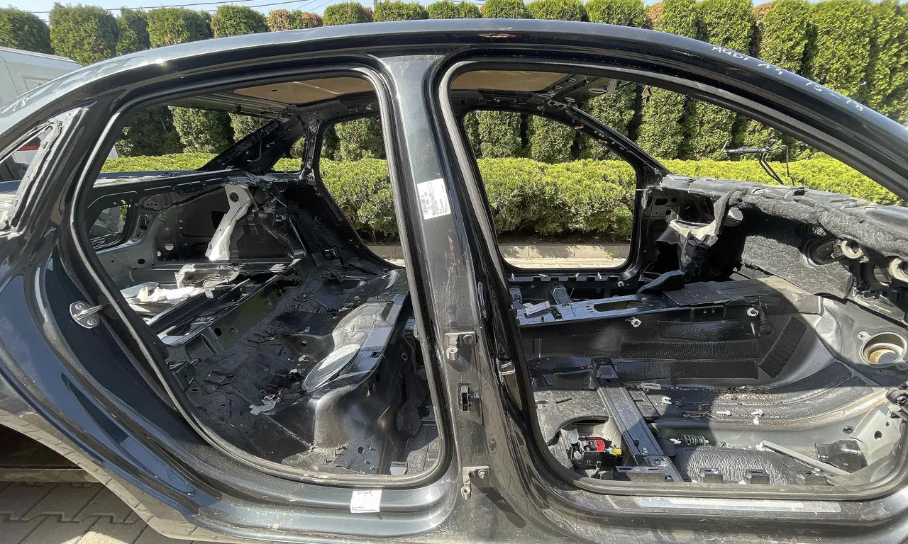 STALP MIJLOC DREAPTA AUDI A4 B9 2015-2018