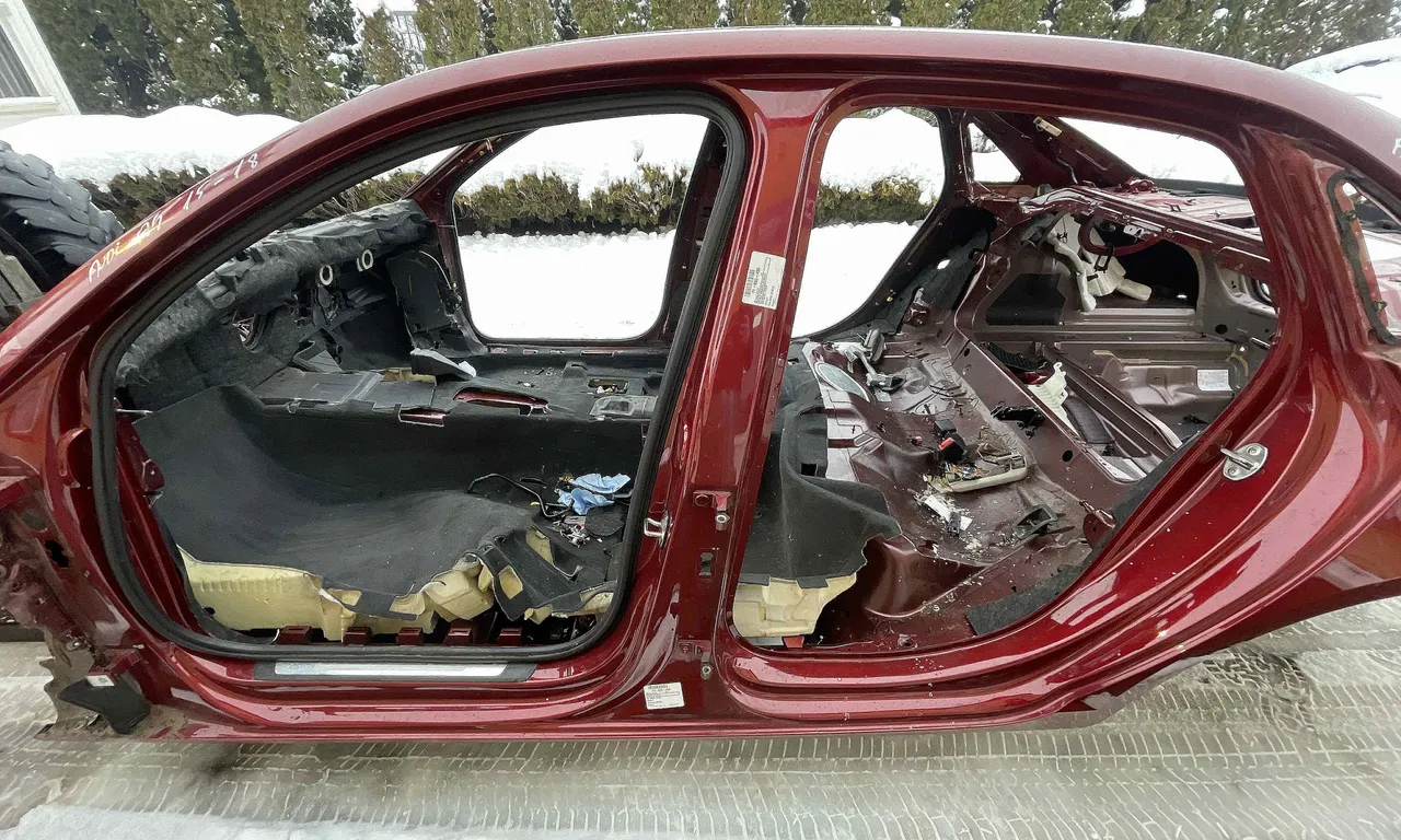 STALP MIJLOC STANGA AUDI A4 B9 2015-2018