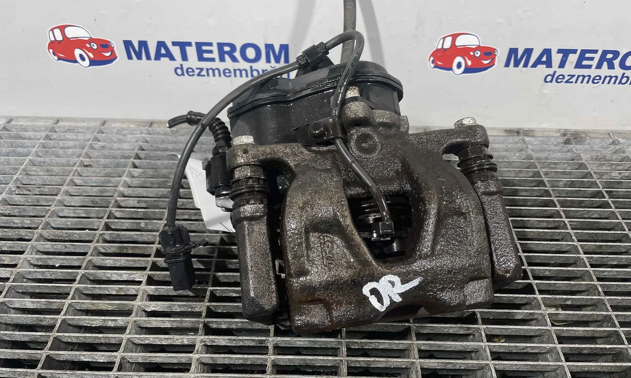 ETRIER SPATE DREAPTA AUDI A4 B9 2015-2018