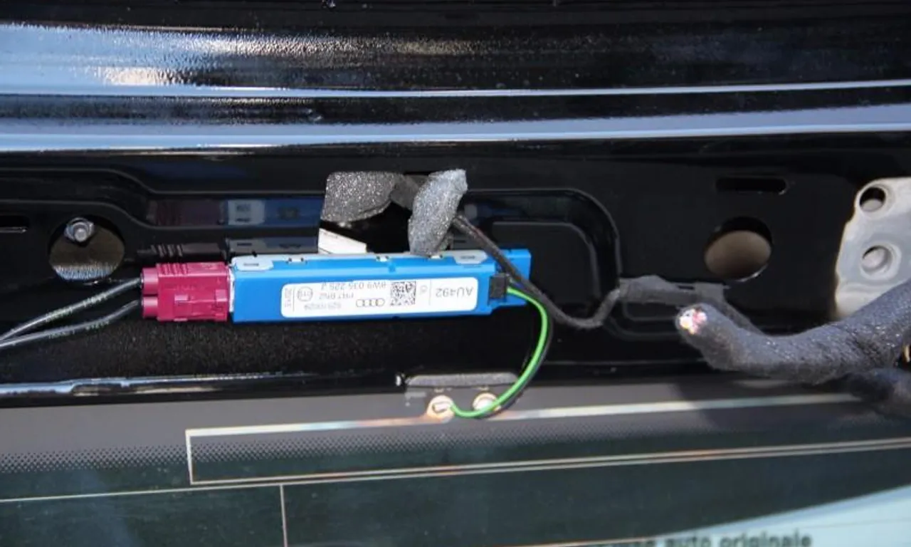 Amplificator antena AUDI A4 B9 2015-null