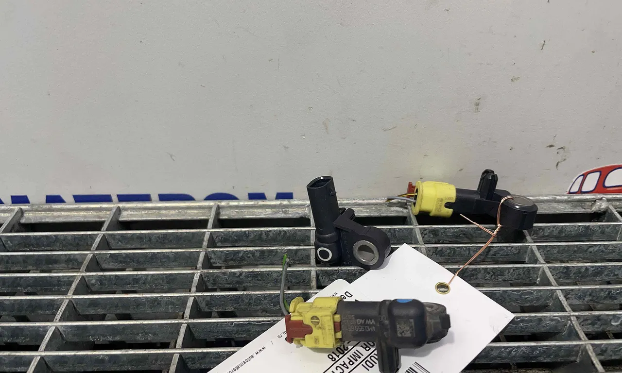SENZOR IMPACT AUDI A4 B9 2015-2018