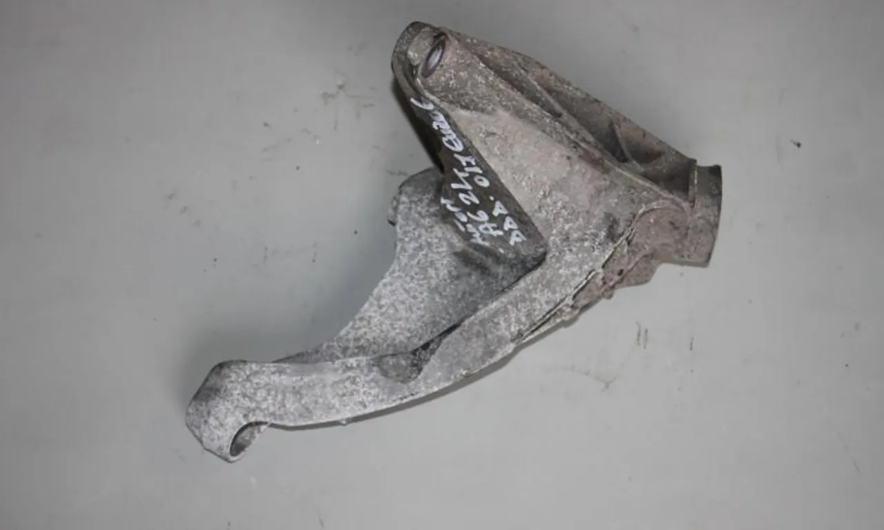 Suport motor stanga AUDI A4 B9 2015-null