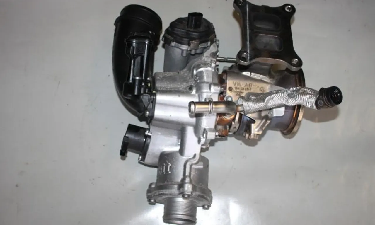 Turbo AUDI A4 B9 2015-null