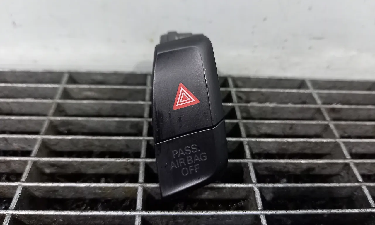 INTRERUPATOR AVARIE AUDI A5 2007-2017