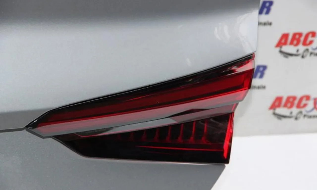 Stop LED dreapta capota AUDI A5 2016-null