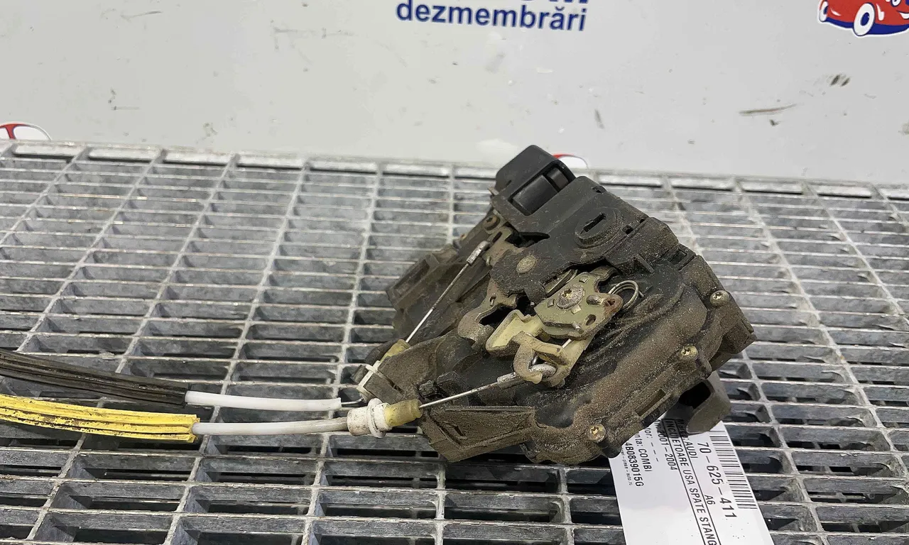 INCUIETOARE USA SPATE STANGA AUDI A6 C5 1997-2005