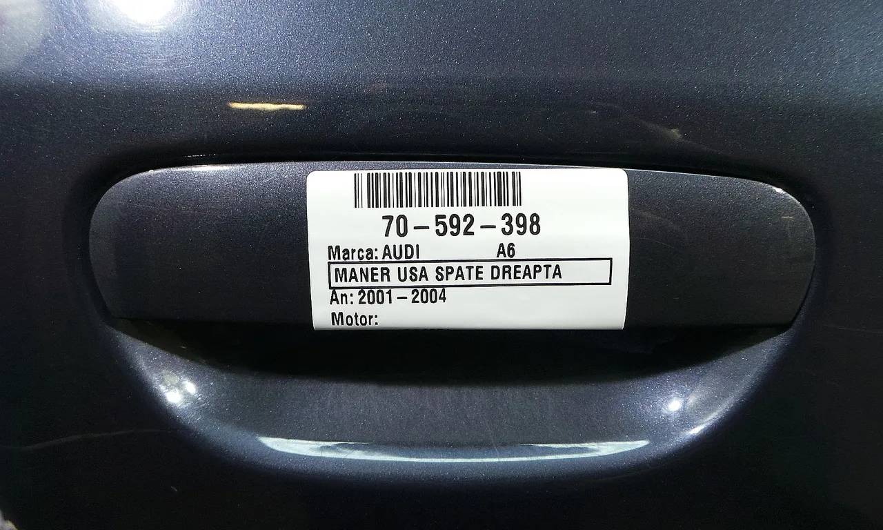 MANER USA SPATE DREAPTA AUDI A6 C5 1997-2005