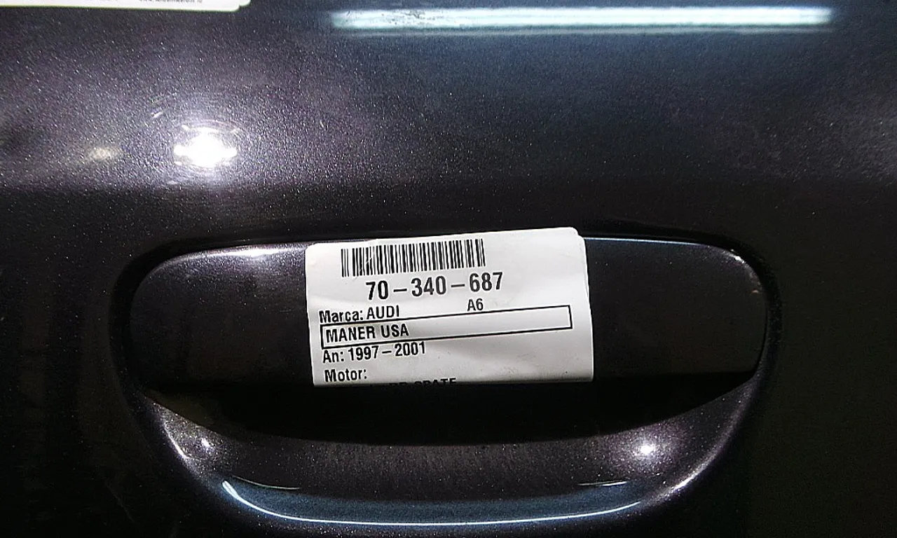MANER USA SPATE DREAPTA AUDI A6 C5 Avant 1997-2006