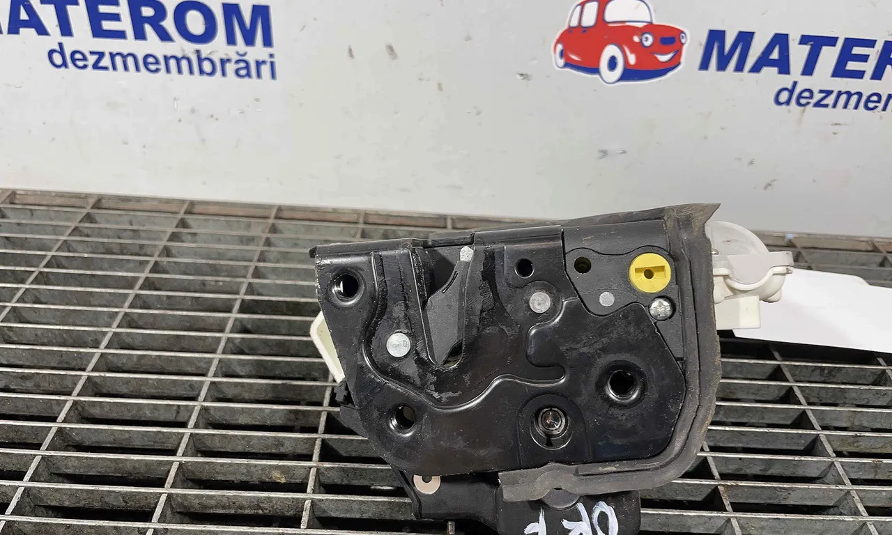 INCUIETOARE USA FATA DREAPTA AUDI A6 C6 Avant 2004-2011