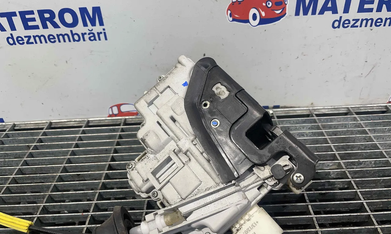 INCUIETOARE USA SPATE DREAPTA AUDI A6 C6 Avant 2004-2011