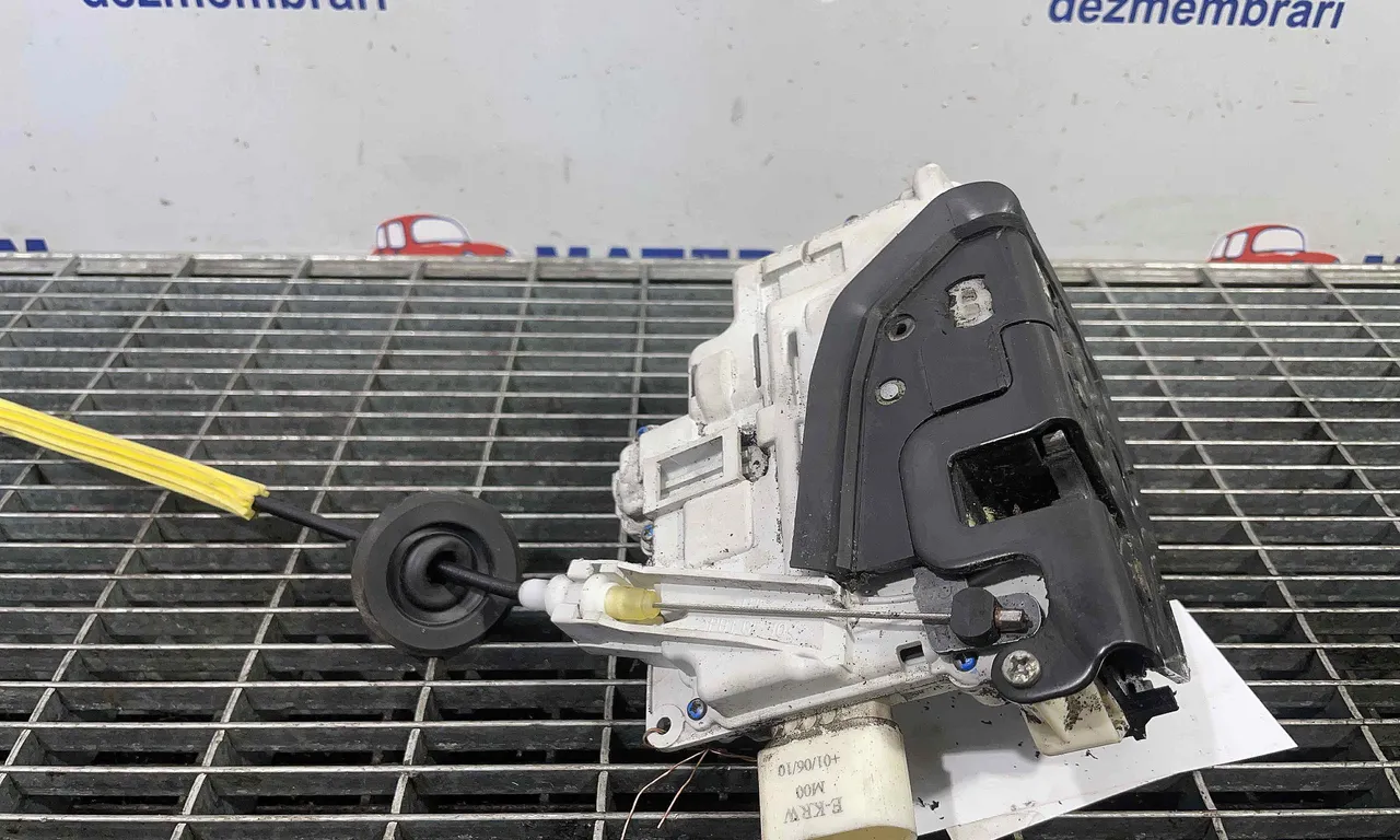 INCUIETOARE USA SPATE DREAPTA AUDI A6 C6 Avant 2004-2011